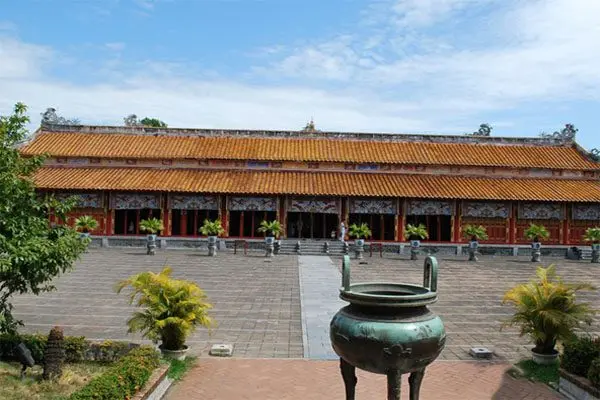 Những dòng sông chảy trên “ Cửu đỉnh”