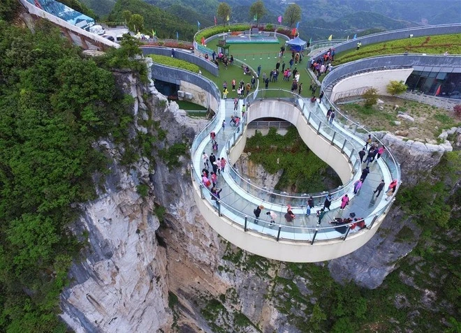 Cầu kính Trương Gia Giới