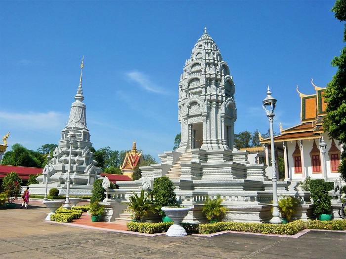 Chùa Vàng & Chùa Bạc