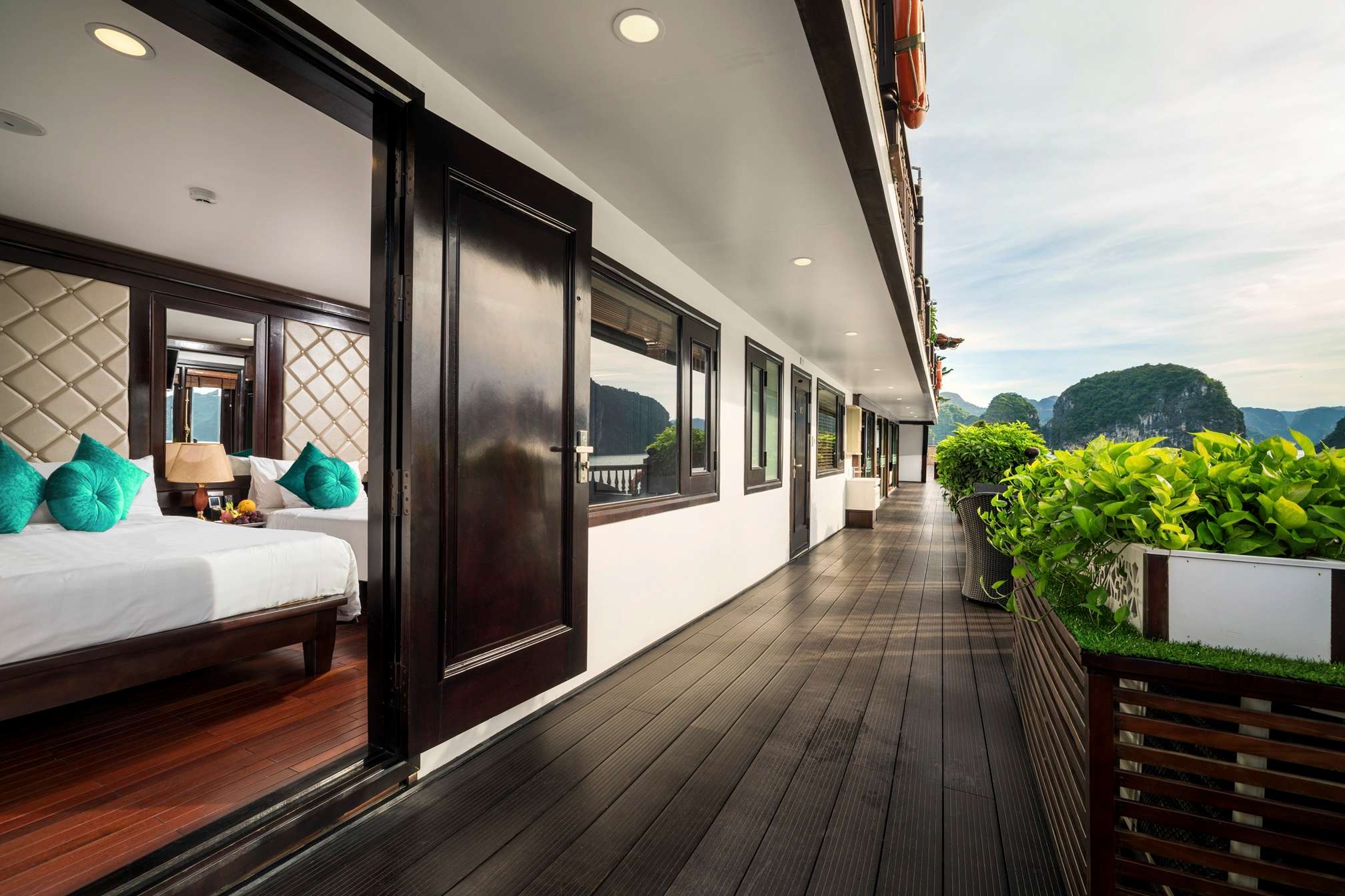 DU THUYỀN ALISA PREMIER