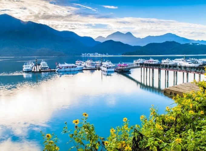 Hồ Nhật Nguyệt