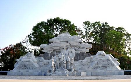 QUẢNG TRƯỜNG NGUYỄN TẤT THÀNH