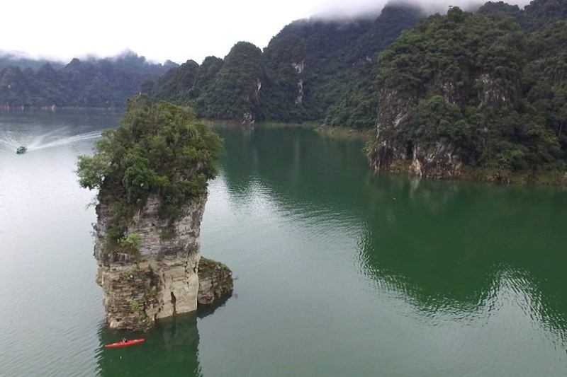 Hồ thủy điện Na Hang
