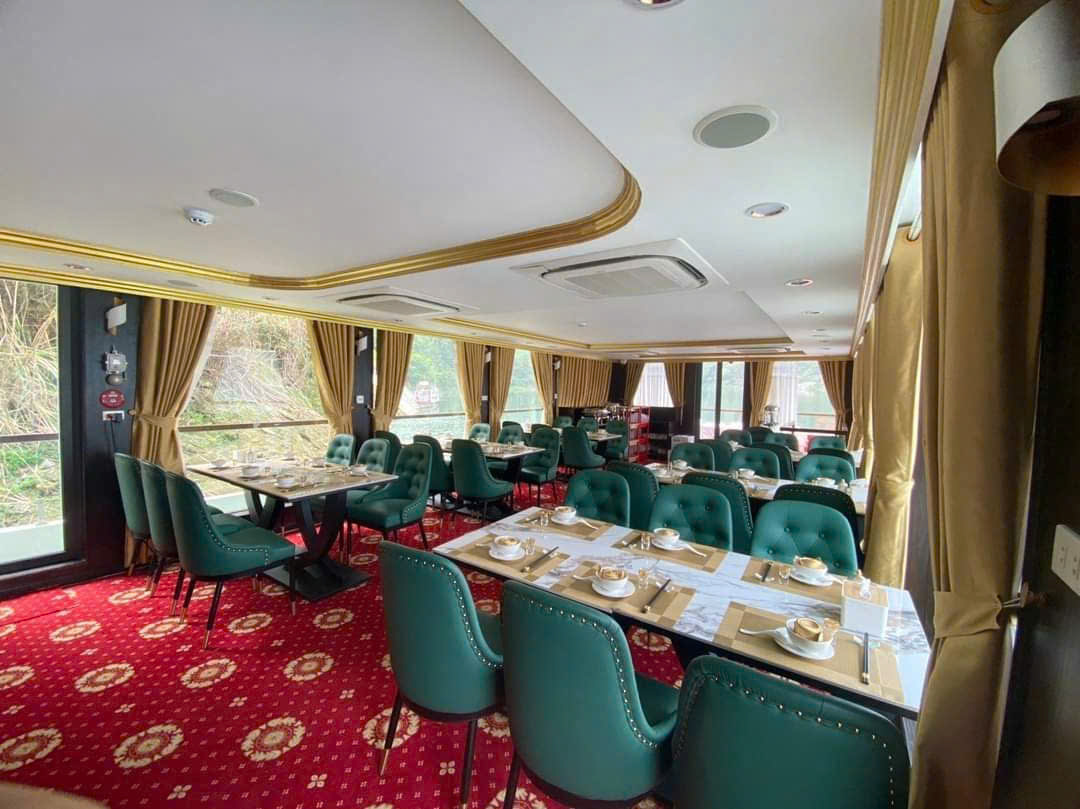 DU THUYỀ PHƯỢNG HOÀNG