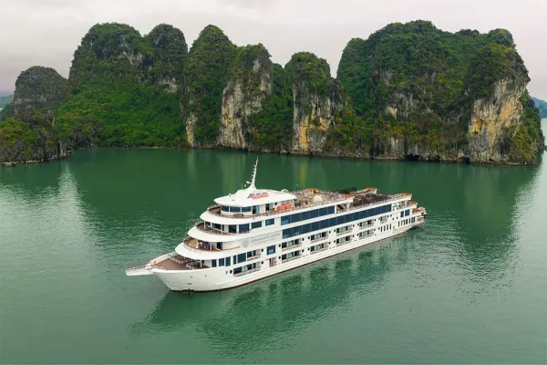 Du thuyền Hạ Long 1 ngày: Ambassador