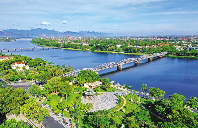 Hành Trình Di Sản & Biển Đảo miền Trung