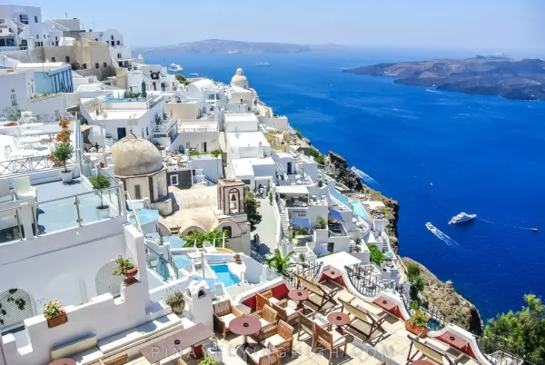 Athens - Santorini - Istanbul