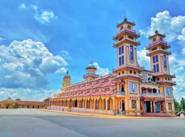Sài Gòn - Củ Chi - Tây Ninh - Mỹ Tho - Bến Tre